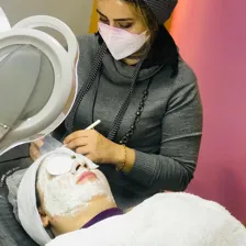 کلینیک زیبایی بیوتی مون