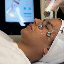 کلینیک زیبایی عباسی